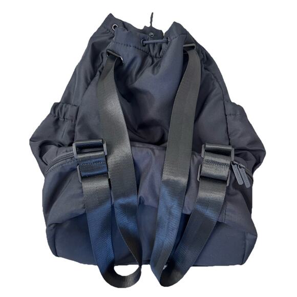 BEYOND YOGA Convertible Backpack Drawstring Tote Lightweight Black Gym Bag main image 5